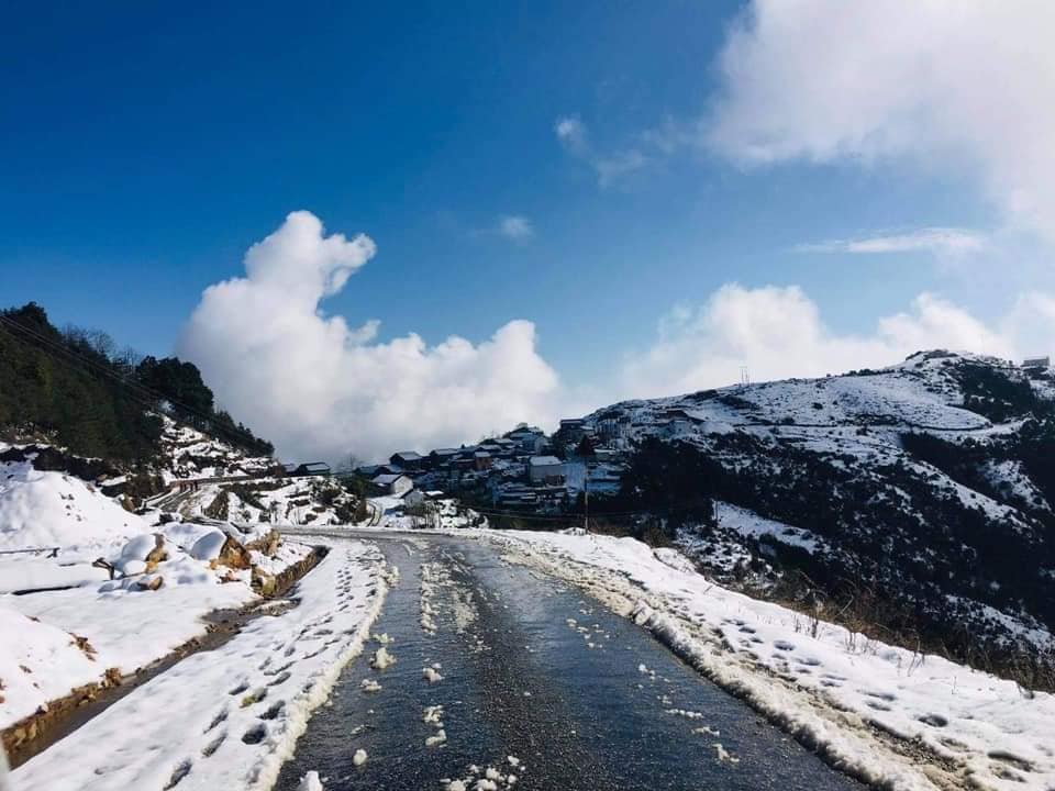 दोलखाको कालिञ्चोक क्षेत्रमा हिमपात