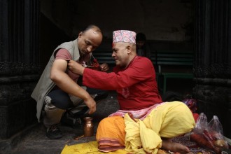 आज जनैपूर्णिमा विधि पूर्वक जनै र रक्षाबन्धन धारण गरिँदै (तस्बिरहरु)