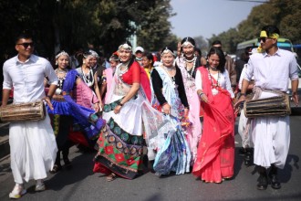 माघीको अवसरमा थारु समुदायले आयोजना गरेकाे झाँकी र्‍याली (तस्बिरहरू)