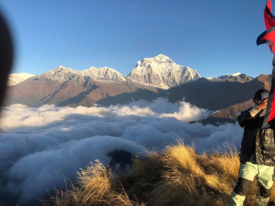 सोबाङधुरीबाट आँखै अघि देखिने सेताम्य हिमाल (तस्वीरमा)