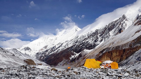 धौलागिरि आरोहण गर्न १३ पर्यटक बेसक्याम्पतर्फ