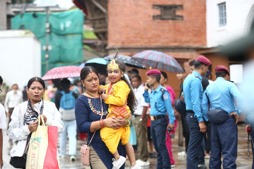 तस्बिरमा हेर्नुहोस बसन्तपुरको गाईजात्रा