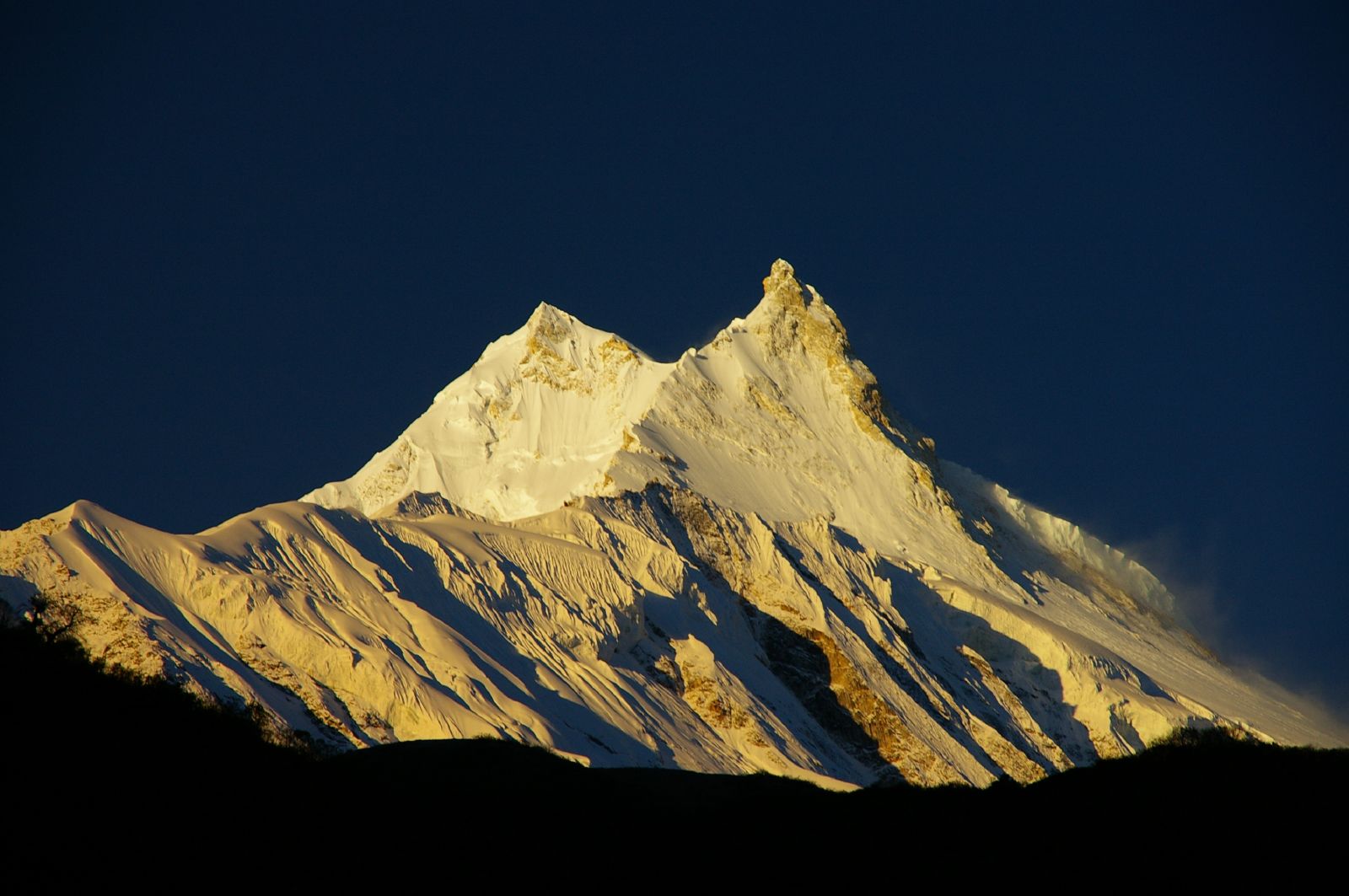 चुमनुब्रीमा मनास्लु हिमाल आरोहण दिवस मनाउने तयारी