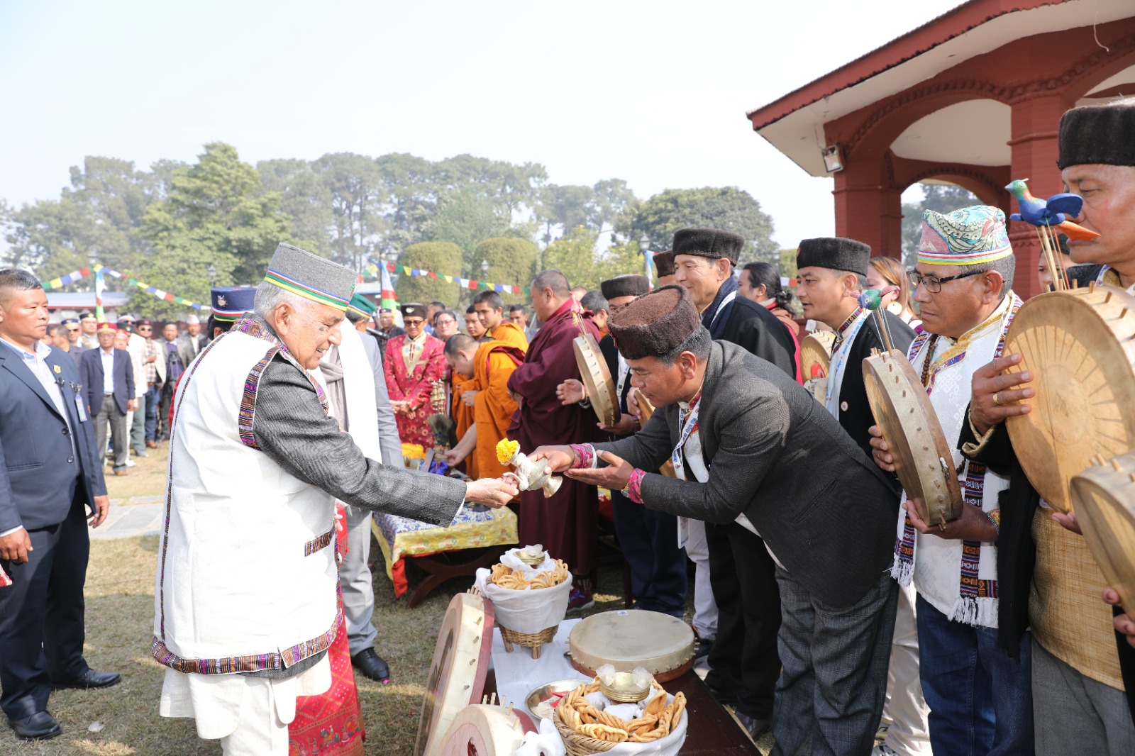 शीतल निवासमा दीप प्रज्वल गरेर राष्ट्रपति पौडेलले गरे सोनाम ल्होसारको शुभारम्भ